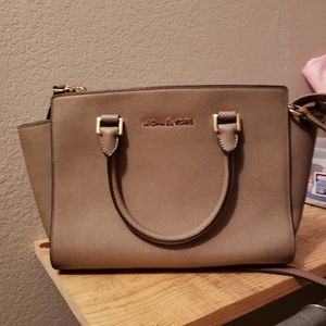 Michael Kors Medium Selma